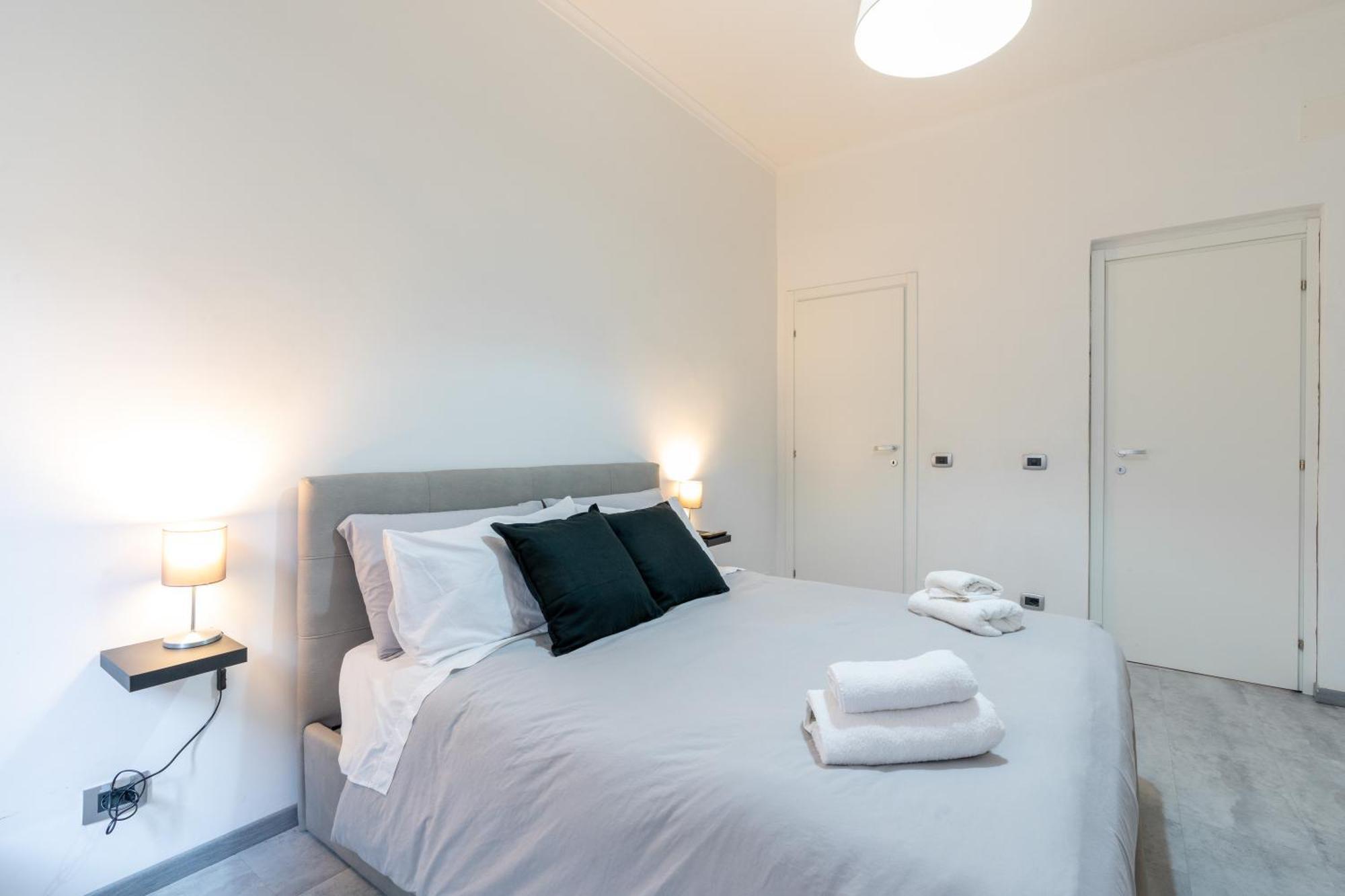Amazing Apartment Near To Colosseo And Subway Rome Exterior photo