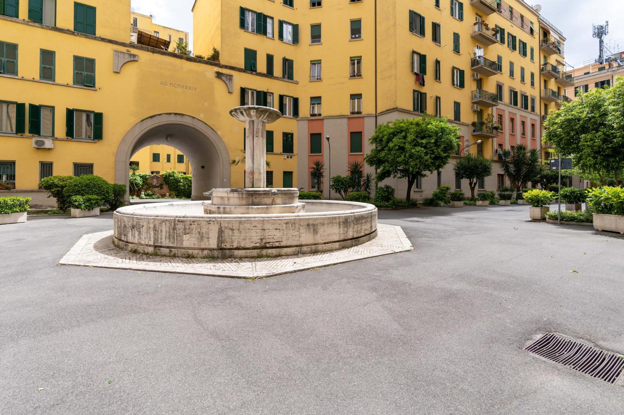Amazing Apartment Near To Colosseo And Subway Rome Exterior photo